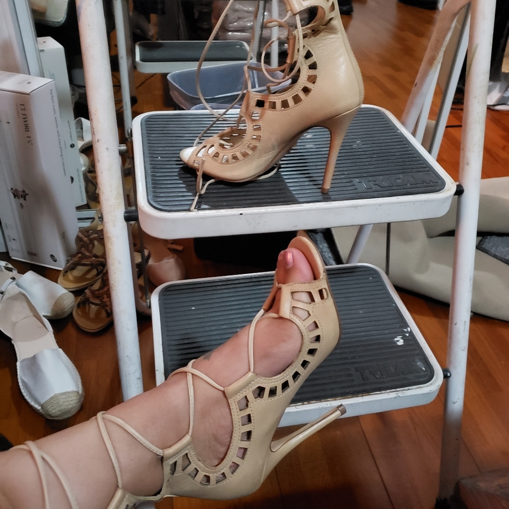 Windsorsmith Lace Up Beige Heels Size 7